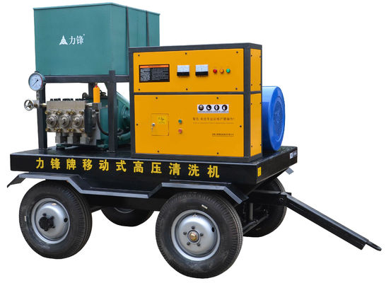 Equipamento de hidrofluxo pesado para remoção de superfícies