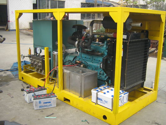 Máquina de limpeza industrial de jato de água de 55 kW 10000psi Motor a diesel