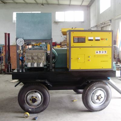 Máquina de descarga de água de alta pressão de 300 bar para remoção de ferrugem